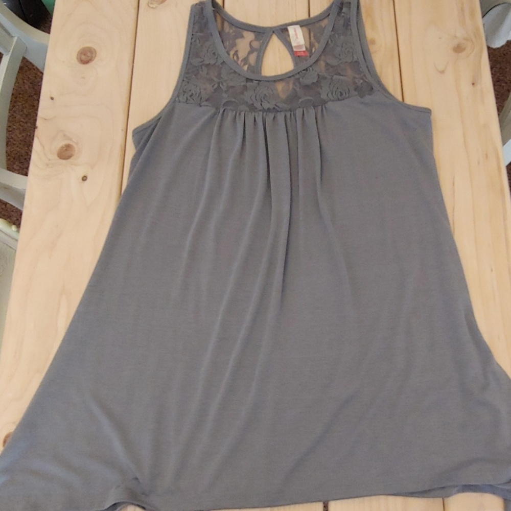 Key Hole Tank Top